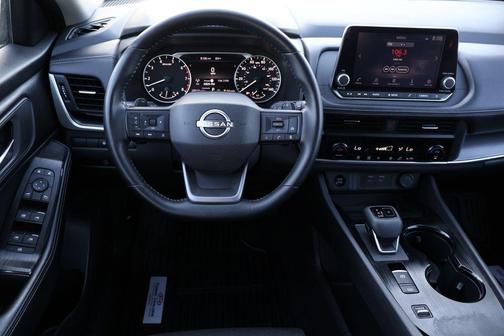 Brilliant Silver Metallic 2025 Nissan Rogue SV