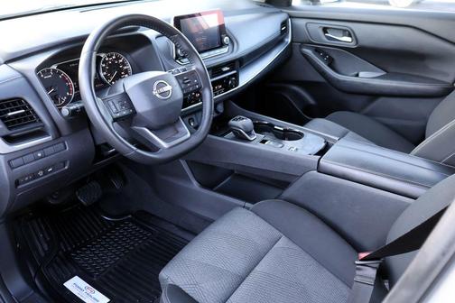 Brilliant Silver Metallic 2025 Nissan Rogue SV