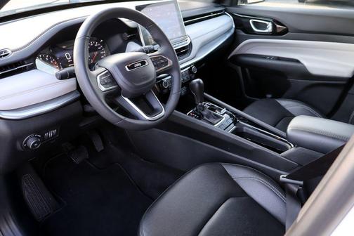 Bright White Clearcoat 2025 Jeep Compass Limited