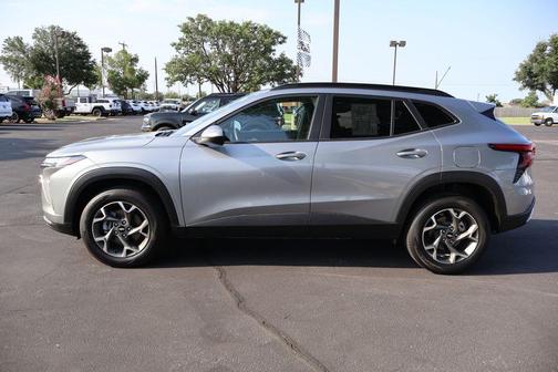 Sterling Gray Metallic 2025 Chevrolet Trax LT