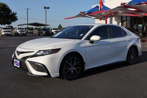 2022 Toyota Camry SE