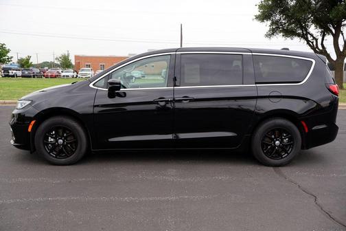 Diamond Black 2024 Chrysler Pacifica Touring-L