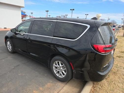 2024 Chrysler Pacifica Touring-L