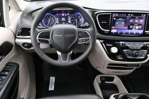 Diamond Black 2024 Chrysler Pacifica Touring-L