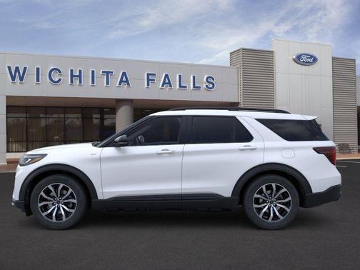 Star White 2026 Ford Explorer ST-Line