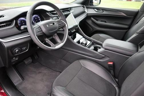 2024 Jeep Grand Cherokee L Laredo