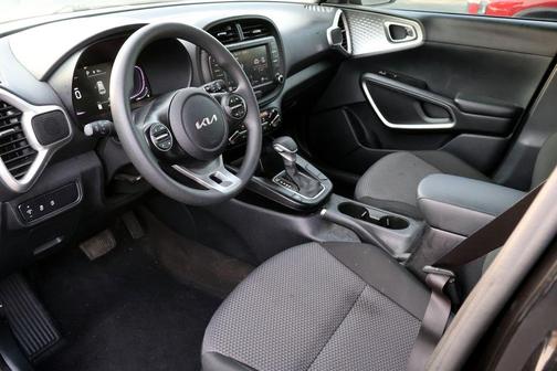 Fusion Orange 2025 Kia Soul LX