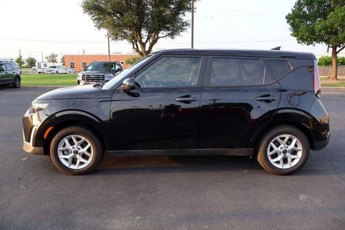 Fusion Orange 2025 Kia Soul LX