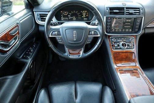 2017 Lincoln Continental Select