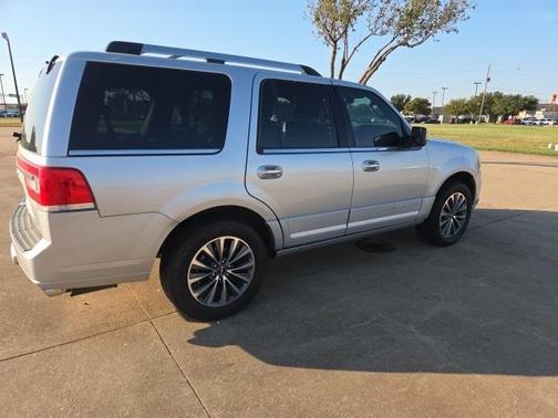 2016 Lincoln Navigator Select