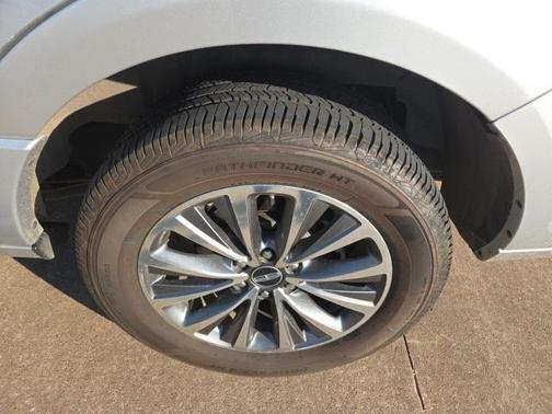 2016 Lincoln Navigator Select