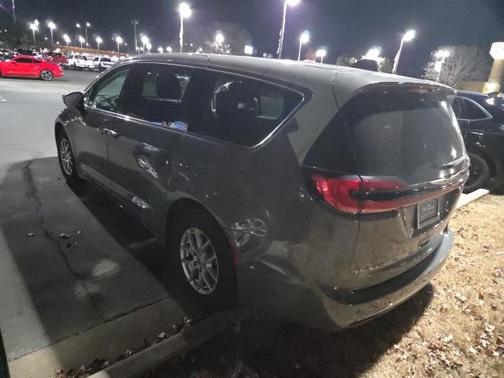 2023 Chrysler Pacifica Touring-L