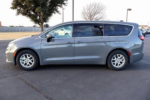 2023 Chrysler Pacifica Touring-L