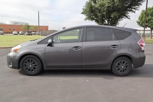 2017 Toyota Prius v Three