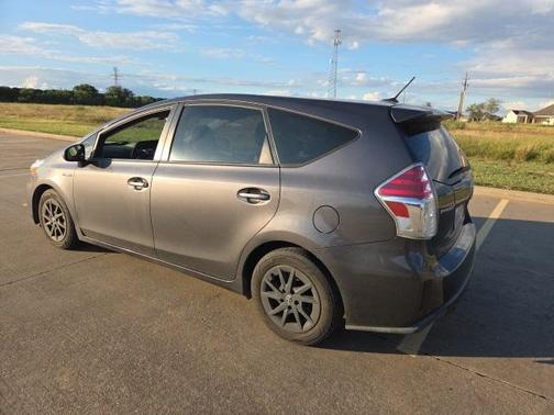 2017 Toyota Prius v Three