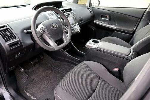 2017 Toyota Prius v Three