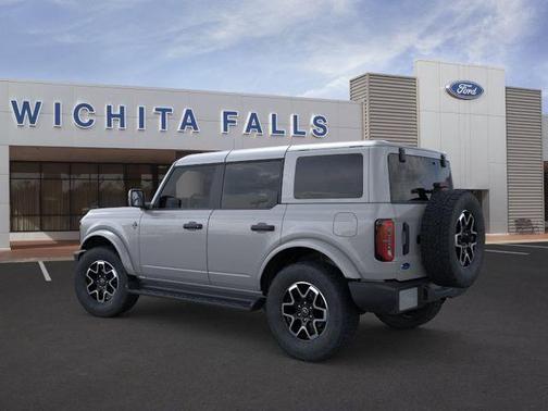 Avalanche Gray 2026 Ford Bronco Outer Banks