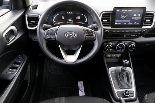 2025 Hyundai VENUE SEL