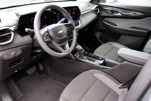 Sterling Gray Metallic 2025 Chevrolet Trailblazer LT