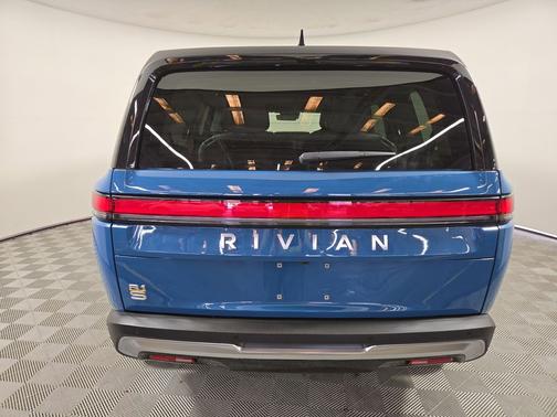 Rivian Blue 2024 Rivian R1S Adventure Quad Motor Large Pack