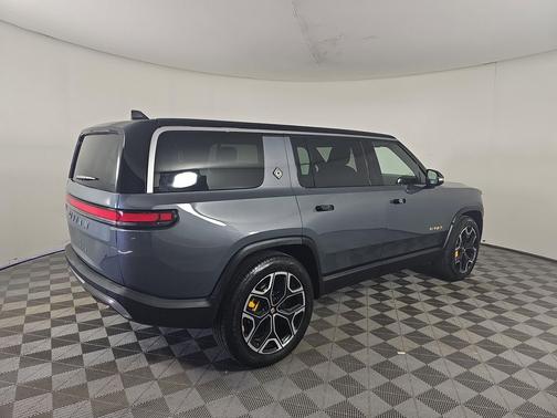 2023 Rivian R1S Adventure