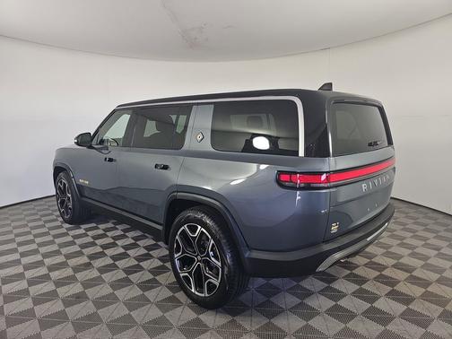 2023 Rivian R1S Adventure