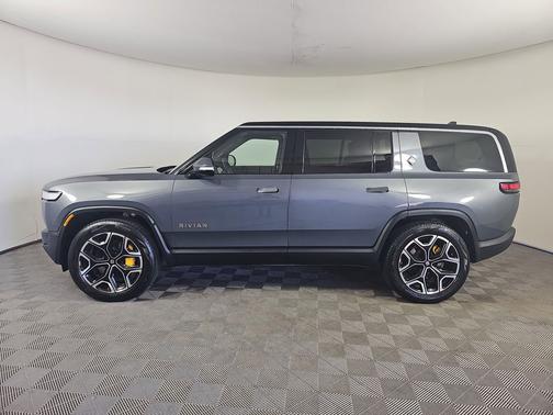 2023 Rivian R1S Adventure