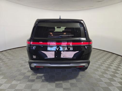 2023 Rivian R1S Adventure