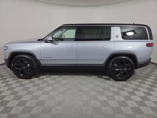 LA Silver 2024 Rivian R1S Adventure Package