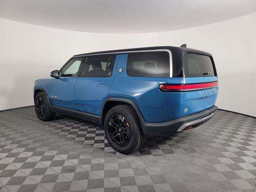 2023 Rivian R1S Adventure