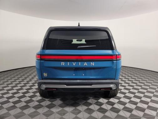 2023 Rivian R1S Adventure