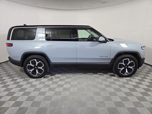 2024 Rivian R1S Adventure Package