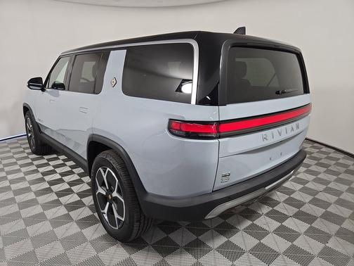 2024 Rivian R1S Adventure Package