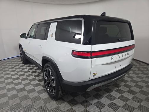 2024 Rivian R1S Adventure Quad Motor Large Pack