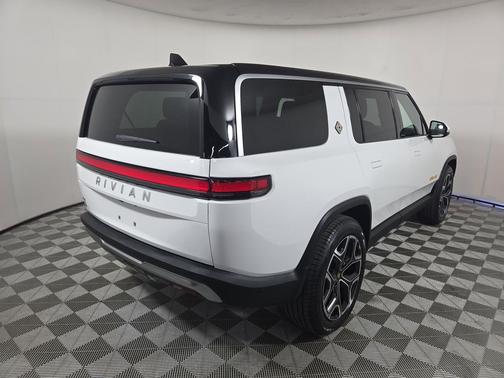 2024 Rivian R1S Adventure Quad Motor Large Pack