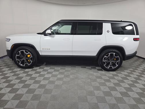2024 Rivian R1S Adventure Quad Motor Large Pack