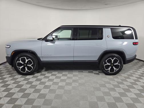2024 Rivian R1S Adventure Package