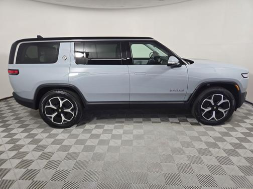 2024 Rivian R1S Adventure Package