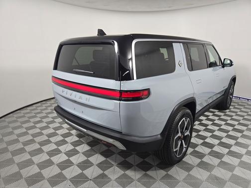 2024 Rivian R1S Adventure Package