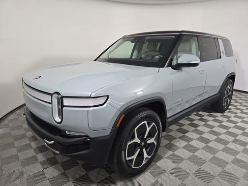 2024 Rivian R1S Adventure Package