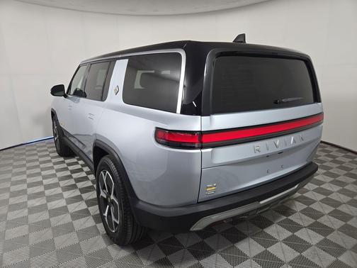 2023 Rivian R1S Adventure