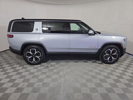 2023 Rivian R1S Adventure