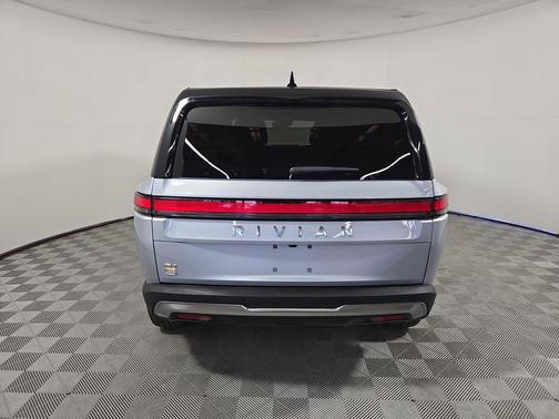 2023 Rivian R1S Adventure