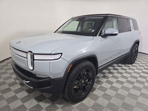 2024 Rivian R1S Adventure Package