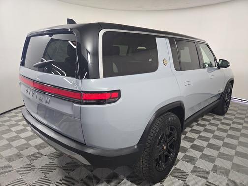 2024 Rivian R1S Adventure Package
