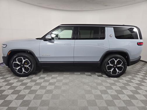 2023 Rivian R1S Adventure