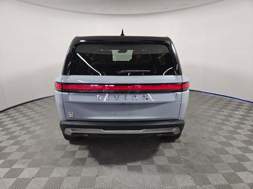 2023 Rivian R1S Adventure