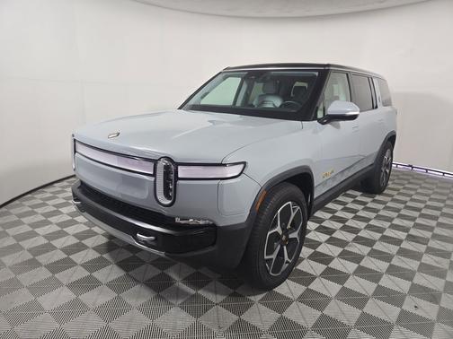 2023 Rivian R1S Adventure