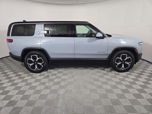 2023 Rivian R1S Adventure