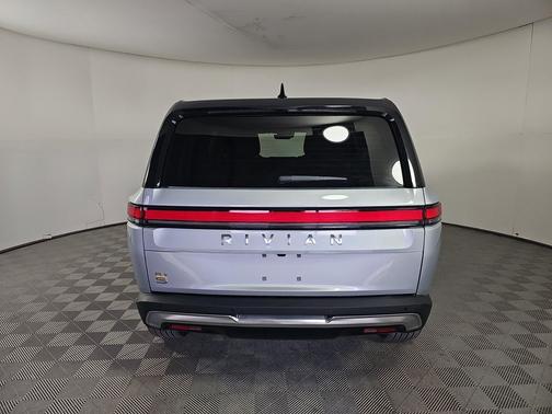 2023 Rivian R1S Adventure